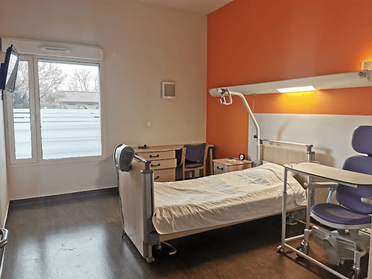 Photo illustrant les chambres individuelles au sein de la clinique des minimes
